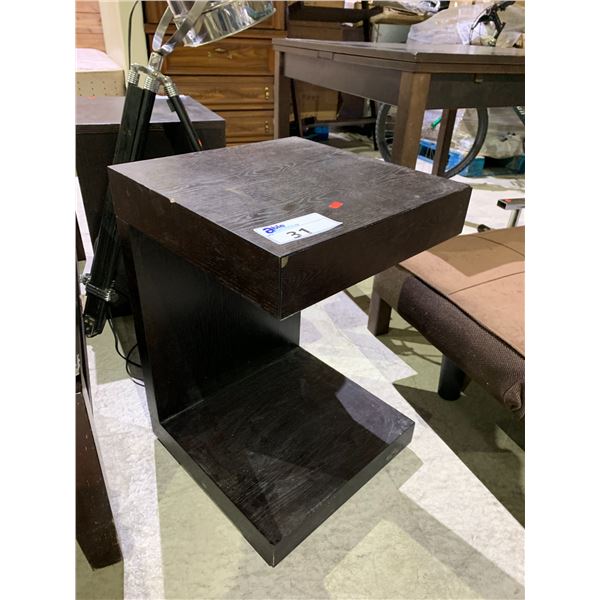 ROLLING SIDE TABLE APPROX 16 X 16 