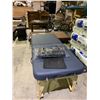 Image 2 : MASTER MASSAGE EQUIPMENT HEATED MASSAGE TABLE