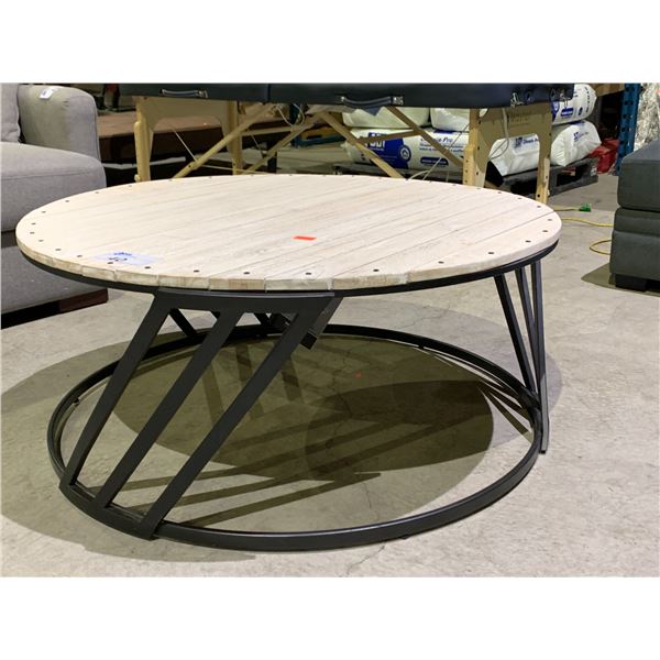 ROUND COFFEE TABLE DIAMETER APPROX 39 