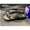 Image 3 : *NEW* BIRKENSTOCK HONOLULU EVA BLACK SANDALS SIZE L9 M7 WITH ORIGINAL BOX