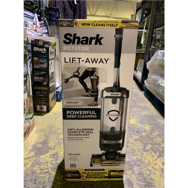 SHARK ROTATOR LIFE-AWAY VACUUM