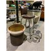 Image 2 : PLANTER POT & VINTAGE FOLD-OUT STEP CHAIR