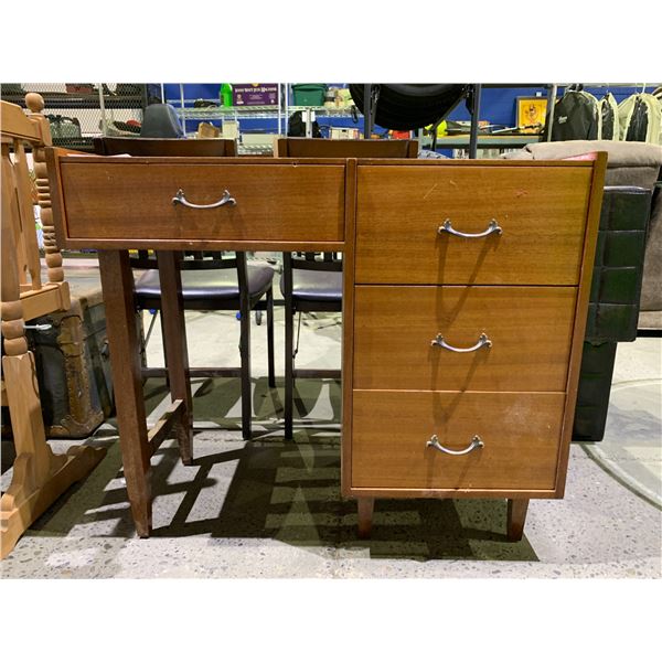 ANTIQUE WOOD 4 DRAWER DESK