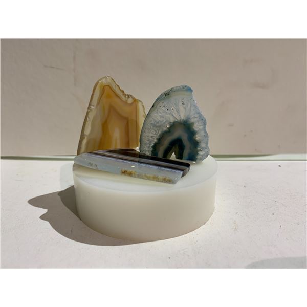 AGATE SLICE ART DISPLAY RETAIL $489 (STONE UNATTACHED)