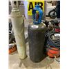 Image 1 : LARGE AIR LIQUID COMPRESSED ACETYLENE TANK WITH VALVE GUARD