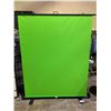 Image 1 : ELGATO GAMING STAND ALONE PULLUP GREEN SCREEN 6'X5'