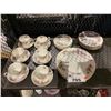 Image 2 : 6 SETTING ROYAL ALBERT LAVENDER ROSE CHINA