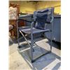 Image 2 : TIMBER RIDGE FOLDING CAMP CHAIR WITH SIDE TABLE