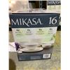 Image 2 : MIKASA HUNTINGTON 16 PIECE PORCELAIN DINNERWARE SET