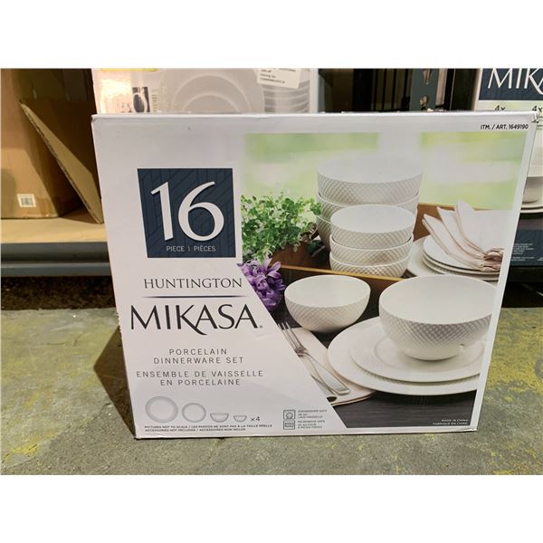 MIKASA HUNTINGTON 16 PIECE PORCELAIN DINNERWARE SET