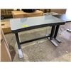 Image 1 : ADJUSTABLE HEIGHT DESK