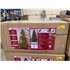 Image 1 : 7.5' ARTIFICIAL CHRISTMAS TREE WITH LIGHTS