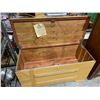 Image 2 : CEDAR LINED HONDRICH BLANKET BOX