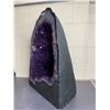 Image 3 : AMETHYST CATHEDRAL GEODE 33.80KG- APPROX 19"X14"