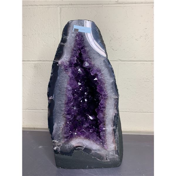 AMETHYST CATHEDRAL GEODE 17.10KG- APPROX 14.5"X7"