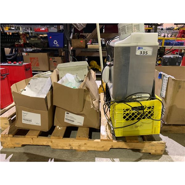 PALLET OF ECOLAB SCLS COMMERCIAL LAUNDRY DISPENSING SYSTEM WITH SOME DETERGENTS & ATTACHMENTS