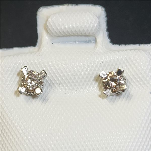 14K WHITE GOLD DIAMOND (0.22CT)  EARRINGS  (WEIGHT 0.53G)