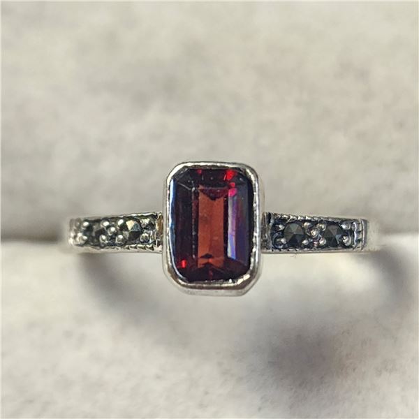 SILVER GARNET AND MARCASITE  RING SIZE 6.5