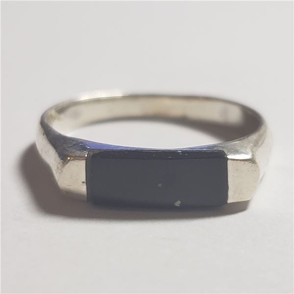 SILVER BLACK ONYX  RING (SIZE 6)