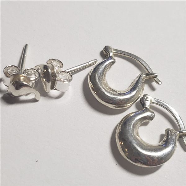 SILVER LOT OF 2  EARRINGS