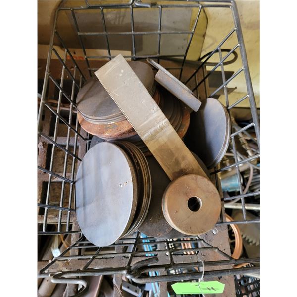 Basket of steel circle plates (various sizes)
