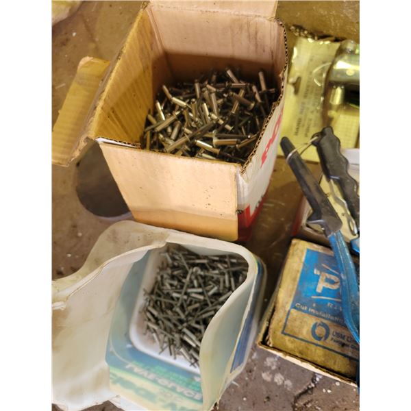 Pop rivets and gun and hand nut riveter (As New)