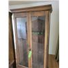 Image 2 : Gun Cabinet, Approx. 28 1/2" x 13" x 71" H c/w keys (Buyer responsible to load out)