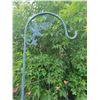 Image 2 : Garden trellises and planters hooks