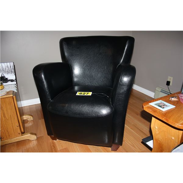 2 matching leather chairs