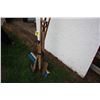 Image 2 : push broom and shovel