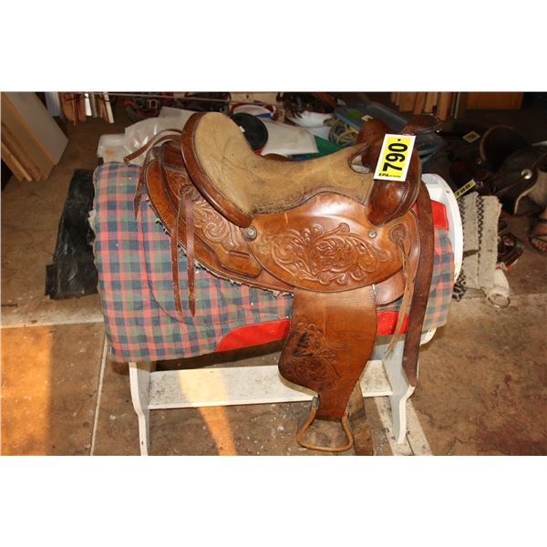 Saddle