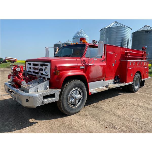 (GROUP LOT- 13,14,15 & 16) Approx. 1974 GMC 6500 Fire truck, V8- 5&2 spd, 27,500 GVW, on air, showin