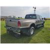 Image 5 : 2003 Ford F350 Lariat 4 by 4 Crew cab, Dually, showing 311,114 km, Diesel, Auto, c/w 5th wheel rails