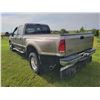 Image 7 : 2003 Ford F350 Lariat 4 by 4 Crew cab, Dually, showing 311,114 km, Diesel, Auto, c/w 5th wheel rails