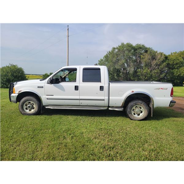 1999 Ford F250 4 by 4 Crew Cab, 266,992 km, Diesel, Auto, SN. 1FTNW21F9XEF10847