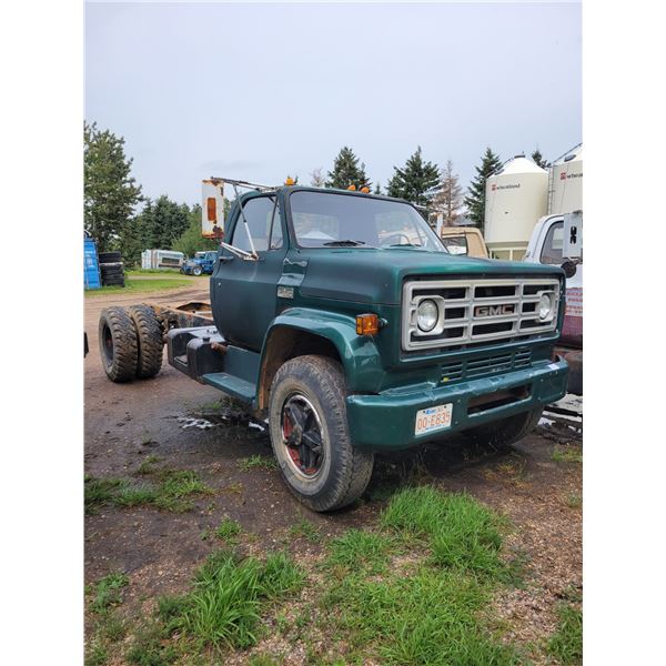 1976 GMC C&C, Good Body, 10.00x20's, c/w PTO. Showing 63,999 Miles, SN. TCE666V577002 (Shoul