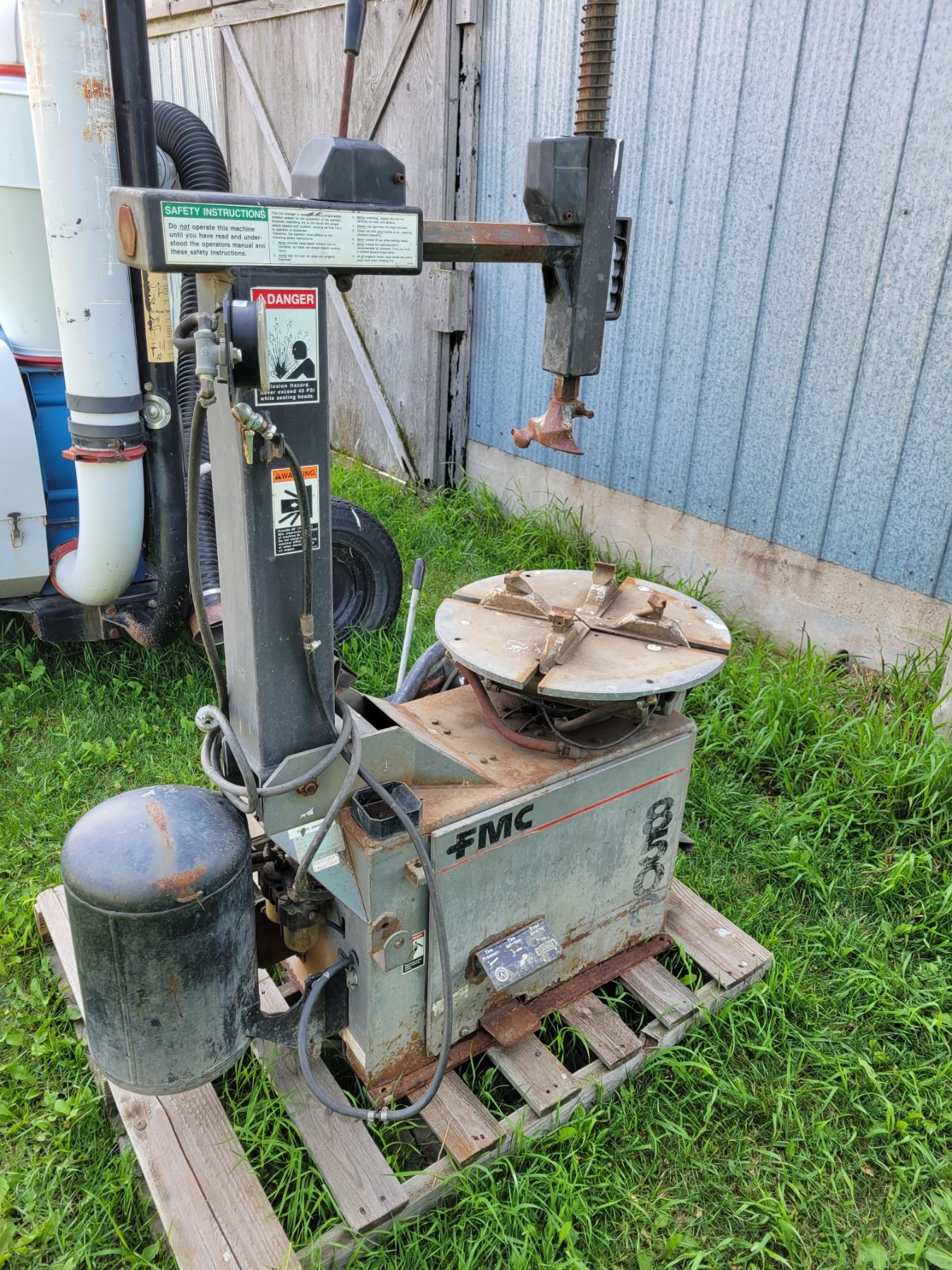 FMC, 8500 Tire Machine, 110V, 1 ph., SN. L5 1 KF 049