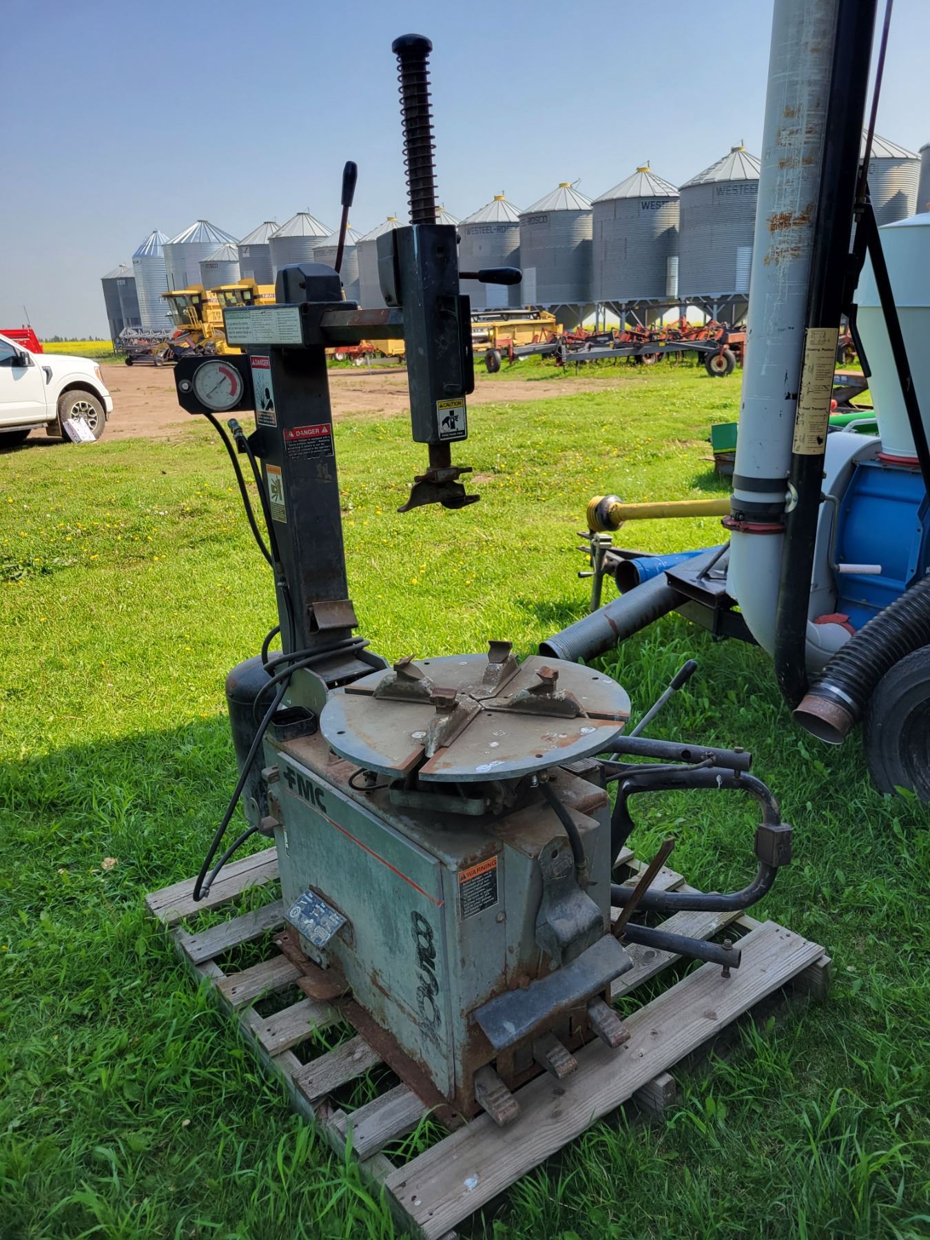 FMC, 8500 Tire Machine, 110V, 1 ph., SN. L5 1 KF 049