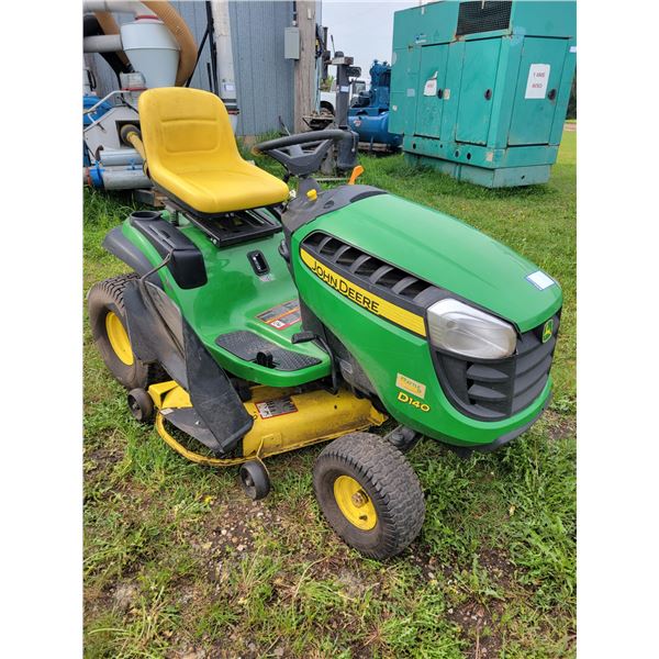 (GROUP LOT29 & 30) JD D140, 48" mower, 169 hrs, 22 Hp, Hyd. drive