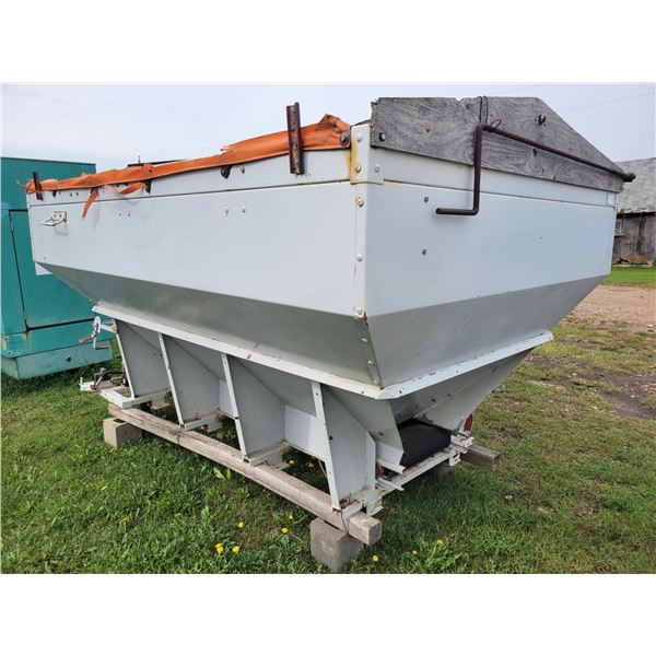 10' Fert tank, hyd drive c/w conveyor belt