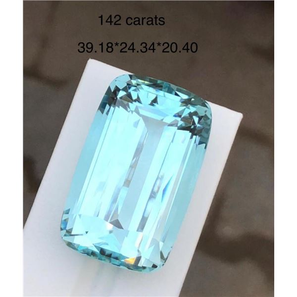 Natural Santa Maria Aquamarine 142  carats - Flawless