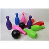 Image 3 : (9) Kids Plastic Bowling Pins & (2) Balls