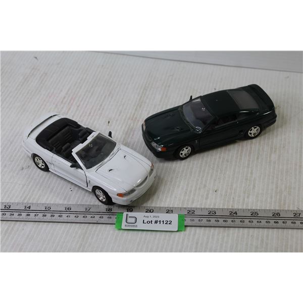 (2) 1998 Ford Mustang Die Cast ( 1:24 scale)