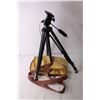 Image 3 : Vivitar Tripod and Case