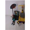 Image 3 : (4) Basketball and Football Figurines w/ Stands - SHAQ