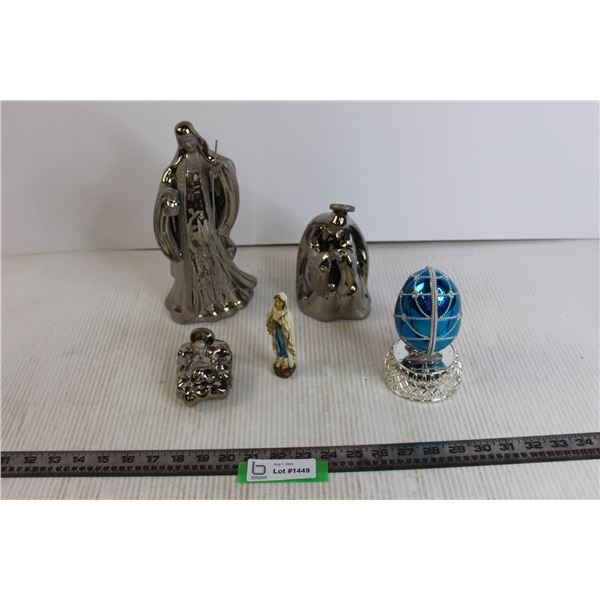 (5 Pieces) Christmas Decor (Small Figurine, Musical Egg [Works], 3 Silver Gilded Ornaments)