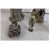 Image 2 : (5 Pieces) Christmas Decor (Small Figurine, Musical Egg [Works], 3 Silver Gilded Ornaments)