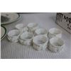 Image 2 : (4) Spade Christmas Tree Plates, (8) Floral Napkin Rings