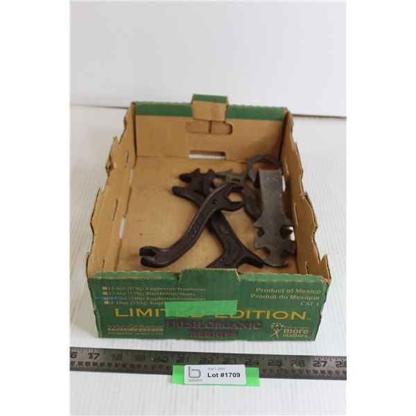 Vintage IHC Farm parts and Wrenches, Misc.