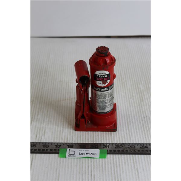 Hydraulic Bottle Jack (1 1/2 Ton Capacity)